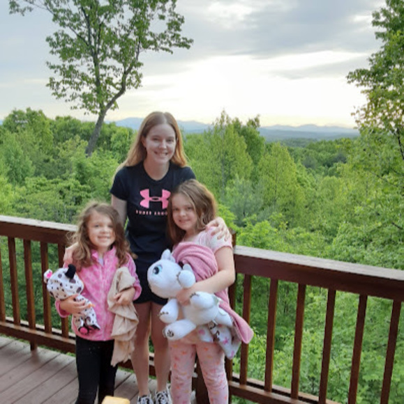 Meet your Posher, Kristen - Picture 1 of 1